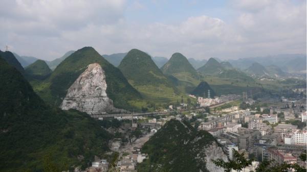 六盘水市是贵州省下辖的地级市，位于贵州省西部。（图片来源：维基百科）