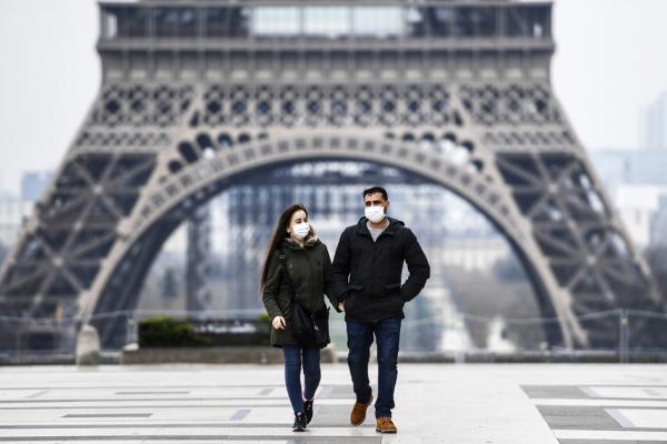 法国在2020年3月17日开始施行Covid-19疫情的首次禁足。（CHRISTOPHE ARCHAMBAULT/AFP via Getty Images）