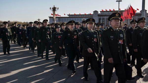 军队人大代表赴会 (图片来源: Getty Images)