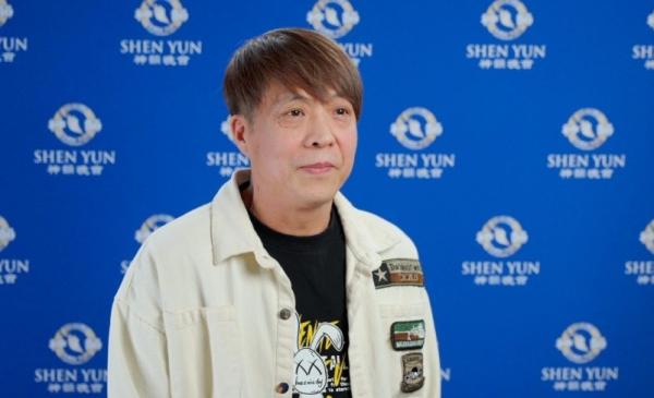 华人移民、中国民主党加拿大委员会党员陈天武于2024年4月11日晚在加拿大安省汉密尔顿第一安大略音乐厅观赏了神韵演出。(图片来源:翻拍)