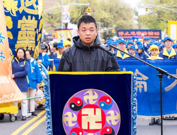 走线华人宫凯在集会上发言。(摄影/看中国/Leo)