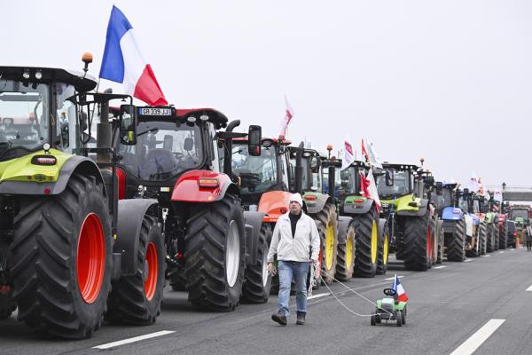 今年年初法国发生了全国范围的农民抗议活动。(BERTRAND GUAY/AFP via Getty Images)