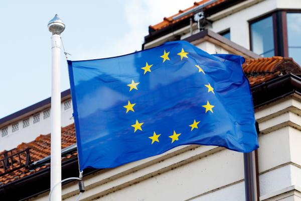 欧盟旗帜(123RF)