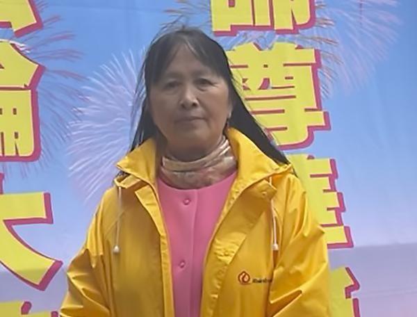 退党中心主席易中原接受本报记者采访。(摄影: Rebecca/看中国)