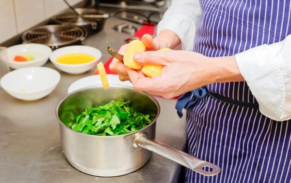 快速料理需事先准备好食材。