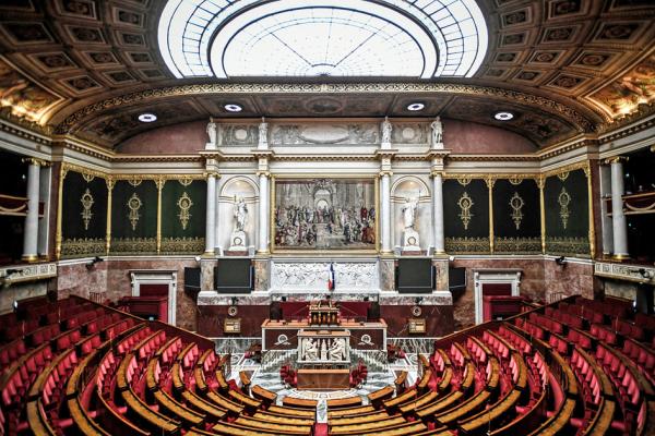 法国国民议会波旁宫(STEPHANE DE SAKUTIN/AFP via Getty Images)