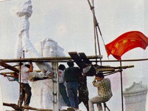 1989年5月30日,北京天安门广场上耸立了自由女神像。