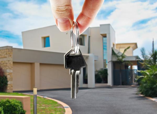 新购房的钥匙(123RF)