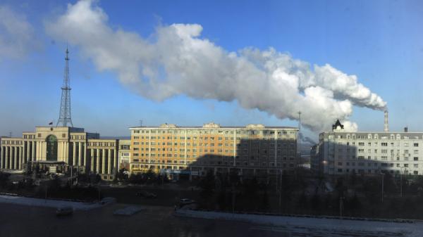 “鹤岗化”--几万元人民币可以买一套房。图为黑龙江省鹤岗市。(图片来源:PETER PARKS/AFP/Getty Images)