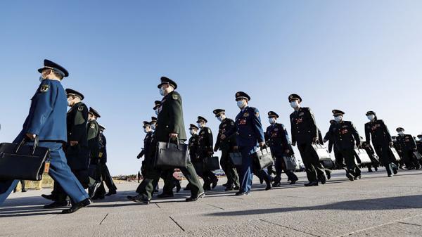 两会上的军方代表们(Getty Images)