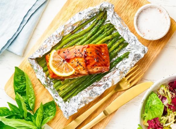 芦笋鲜嫩爽口,搭配海鲜,衬托鲜甜滋味。