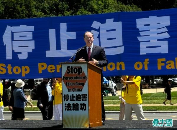 国际法律倡导组织“捍卫自由国际联盟”法律顾问肖恩 • 纳尔逊(Sean Nelson)(看中国摄影:柳笛)