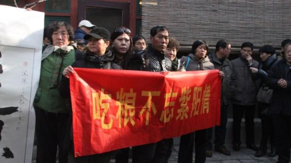 要吃粮找紫阳在纪念赵紫阳的民众哪里翻印为“ 吃粮不忘紫阳情 ”,可说是赵紫阳改革让中国多多数人吃饱了。(图片来源:网络截图)