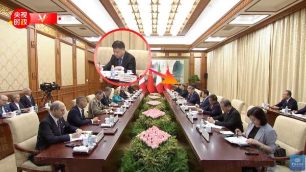 2024年7月29日,习近平会见意大利总理梅洛尼(Giorgia Meloni),中共国家主席办公室主任韩世明现身。(图片来源: 视频截图)