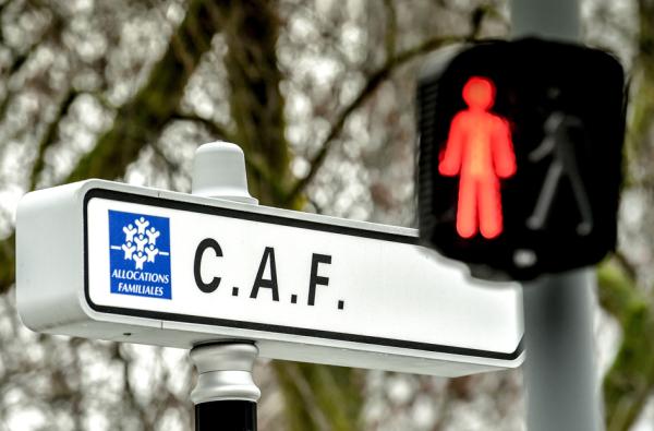 伊泽尔省成为法国首个停发毒贩家庭补助的地区。(PHILIPPE HUGUEN/AFP via Getty Images)