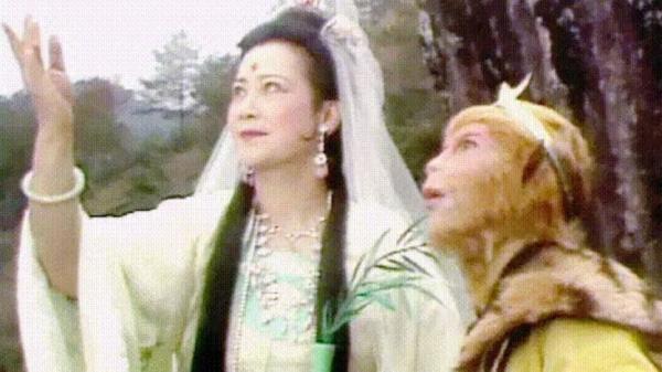 86年版《西游记》中,左大玢扮演的“观音菩萨”。(图片来源:视频截图)