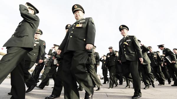 参加两会的军方代表(Getty Images)