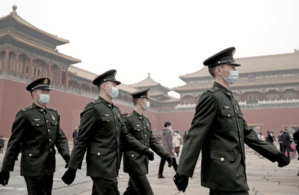 在北京紫禁城执勤的士兵(NOEL CELIS/AFP via Getty Images)