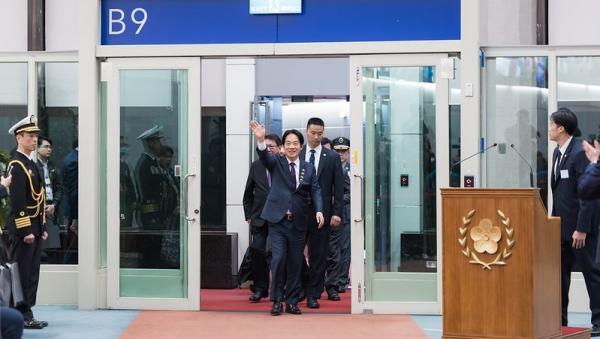 赖清德总统12月6日晚间结束“繁荣南岛 智慧永续”之旅返抵国门。(图片来源:台湾总统府)