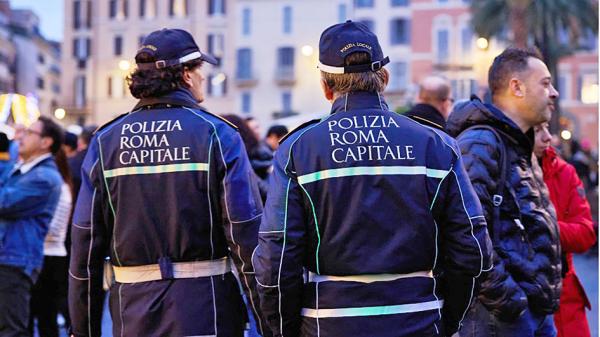意大利警察示意图(Emmanuele Ciancaglini/Ciancaphoto Studio/Getty Images)