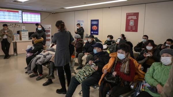 2025年1月8日,北京一家医院呼吸科门诊候诊区。(图片来源:Getty Images)