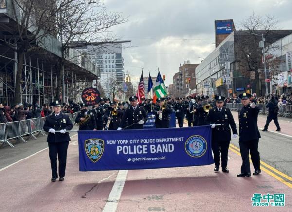 2025年2月1日,中国新年乙巳年大年初四,在纽约最大华人居住区法拉盛,纽约市举行庆贺中国新年大游行。(看中国摄影:柳笛)