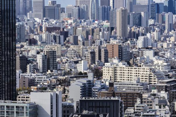 鸟瞰东京天际线和东京新宿区的摩天大楼(123RF)