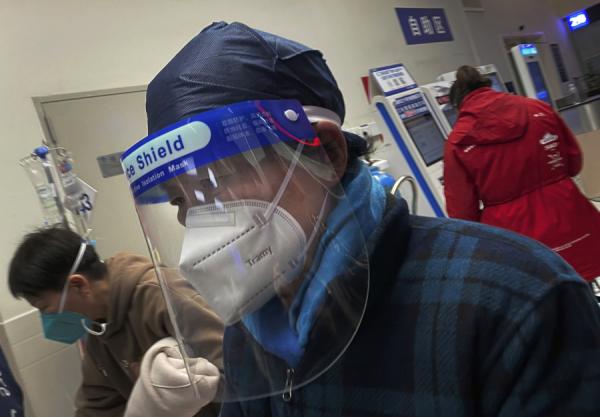 美国病毒学专家林晓旭称,在人类面临大瘟疫这样的灾难时,科技的作用终究是有限的,人们更应深刻反思,回归本性,守住内心的善良。(图片来源: Getty Images)