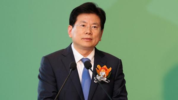 2023年7月19日，前中宣部副部长张建春于香港湾仔第33届香港书展致词。（图片来源：MAY JAMES/AFP via Getty Images）