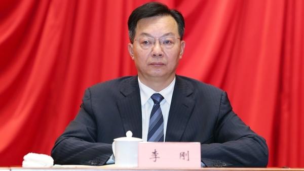 中纪委驻中组部原组长李刚被抓的消息冲上热搜。(网络图片)