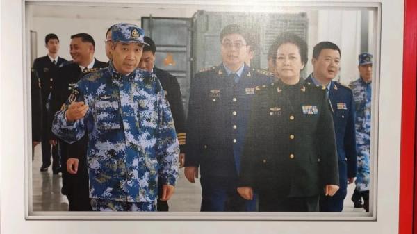去年5月，网上传出了彭丽媛拥有新军职的照片。（网络图片）