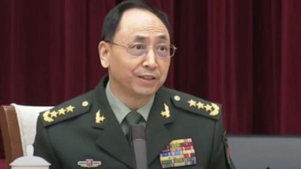 何宏军出席2025年首都军政座谈会。 (图片来源:视频截图)