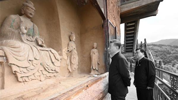 习近平2024年在麦积山求佛（第44窟的“主佛原型”乙弗氏）（图片来源：网络截图）