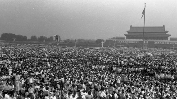 六四事件是至今为止天安门聚集人数最多的事件，绝无境外势力操控六四事件是至今为止天安门聚集人数最多的事件，绝无境外势力操控六四事件是至今为止天安门聚集人数最多的事件，绝无境外势力操控。（图片来源：网络截图）