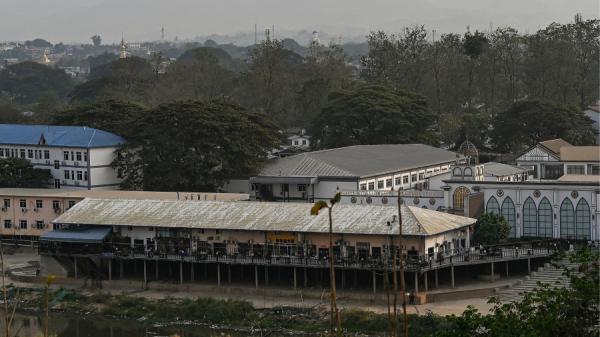 2024年4月11日,从泰国边境可看到缅甸贸易口岸妙瓦底的全景。(图片来源:Getty Images)