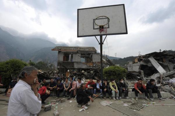2008年汶川地震后一所倒塌的小学(图片来源:Photo credit should read LIU JIN/AFP via Getty Images)