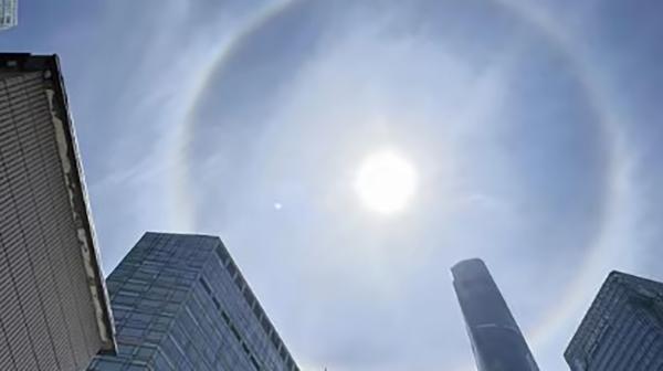 上海7月2日惊现超级“日晕”。