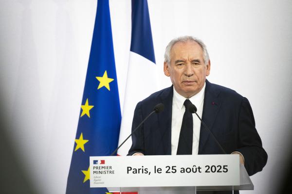 法国总理贝鲁8月25日在新闻发布会上宣布,国民议会将于9月8日进行对政府的信任投票。(Magali Cohen / Hans Lucas via AFP)