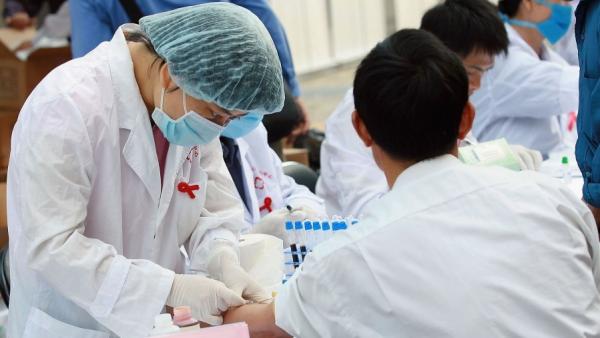 采集血样示意图。（图片来源：Getty Images）