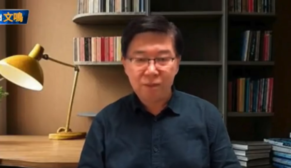 自媒体“Edward文鸣 (图片来源:视频截图)