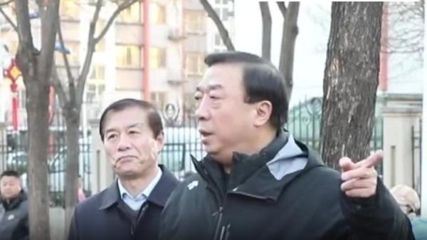 北京市公安局副局长、交通管理总队(交通管理局)总队长(局长)董亦军于四中全会召开之际突离奇死亡,当局拖了一个月后才公布其死讯。(视频截图)