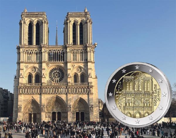 巴黎圣母院(摄影:林莲怡/看中国)和新推出的纪念巴黎圣母院的两欧元硬币