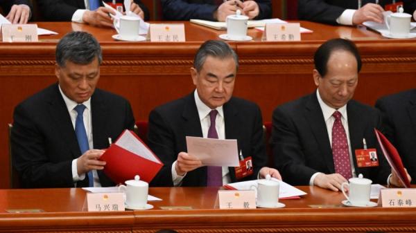 中共前财政部长王丙干病逝于广州，其遗体14日在广州市殡仪馆火化，赵乐际等到广州市殡仪馆送别。（网络图片）