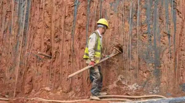 福建省三明市永安抽水蓄能电站大坝被指在施工中偷工减料。(图片来源:网络图片)