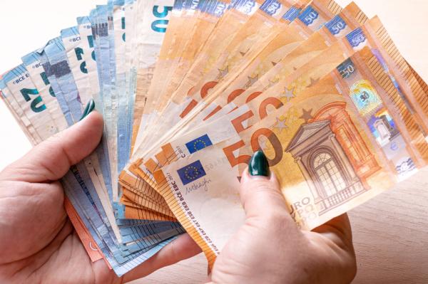 西班牙最低工资标准自2026年1月1日起生效。(123RF)