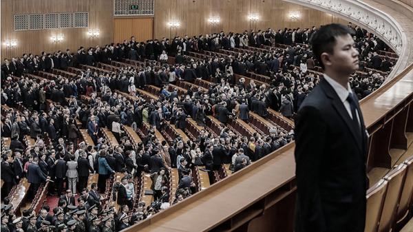 中共两会现场，代表们离场。（Getty Images）