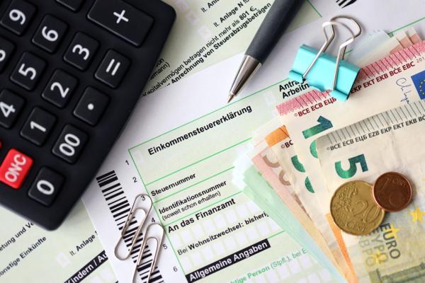 图为德国所得税申报表。（123RF）