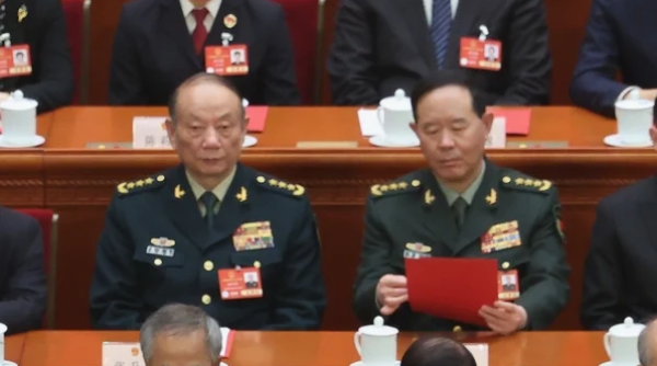 2025年3月11日,刘振立和张升民参加全国人大闭幕式。(图片来源: ID:2204540474Lintao Zhang/Getty Images )