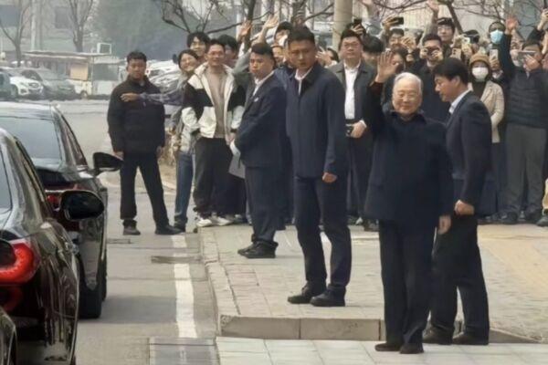 温家宝 (图片来源: 网络图片 )