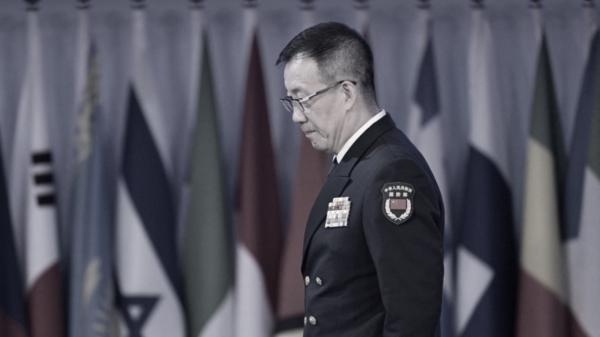 2024年9月13日,国防部长董军在北京国际会议中心举行的第十一届香山论坛开幕式上致词后步行。(Getty Images)